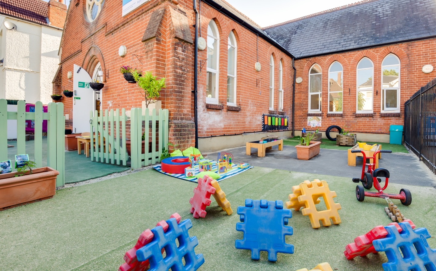 CLOSED Bright Horizons Esher Day Nursery and Preschool Esher 03333 638700