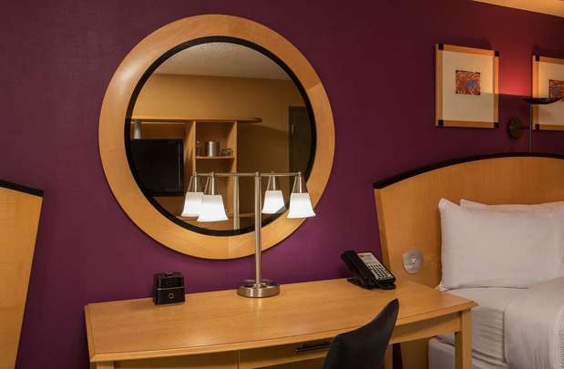 Images Pier 5 Hotel Baltimore, Curio Collection by Hilton