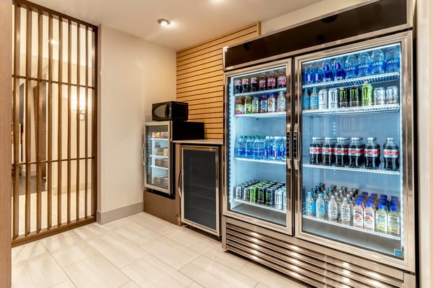 Images Holiday Inn Express & Suites Milwaukee – West Allis by IHG