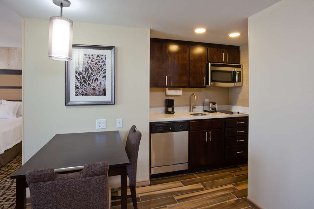 Guest room amenity Homewood Suites by Hilton Davenport Davenport (563)344-4750