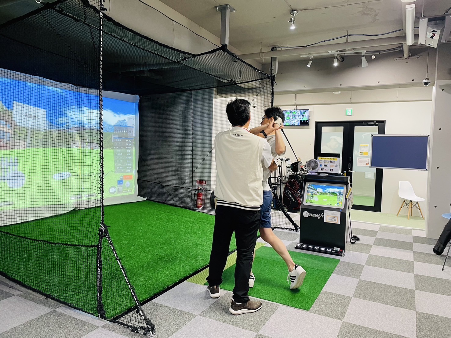 Images インドアゴルフ練習場SWING24/7宮前平店