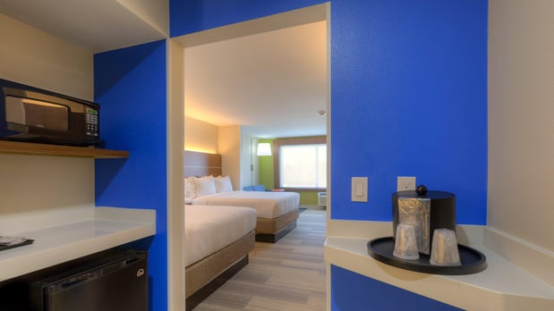 Images Holiday Inn Express & Suites Tulsa Midtown by IHG