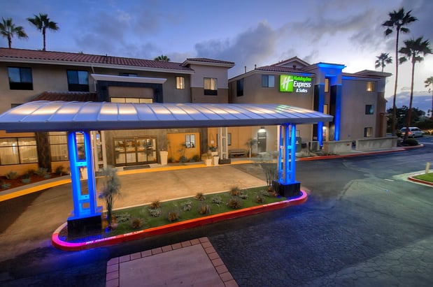 Images Holiday Inn Express & Suites Carlsbad Beach by IHG