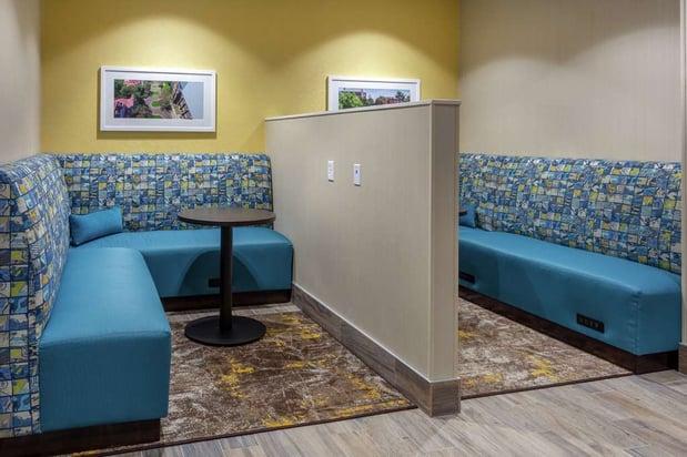 Images Hampton Inn & Suites by Hilton Burlington
