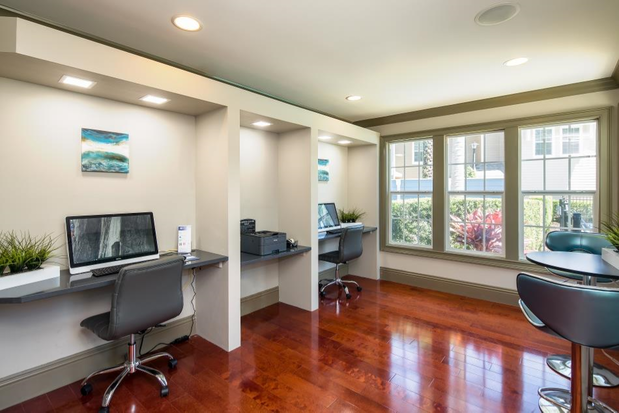 Images Calibre Bend Apartments