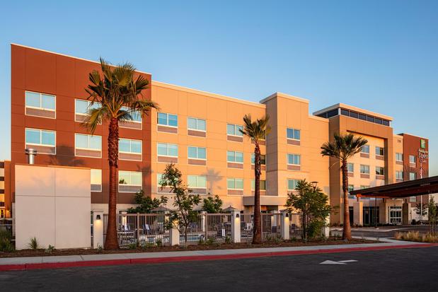 Images Holiday Inn Express & Suites Moreno Valley - Riverside, an IHG Hotel