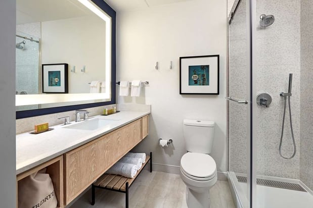 Images Hotel MdR Marina del Rey - a DoubleTree by Hilton