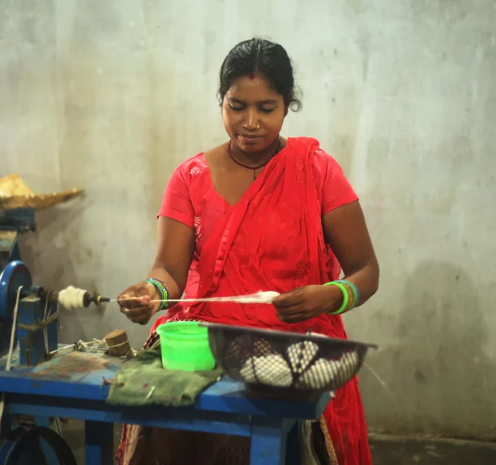 Bild 5 von Schöne Dinge mit Geschichten oder Schöne Dinge mit Geschichten | handverlesene Schals, Tücher und Stolen aus Naturmaterialien