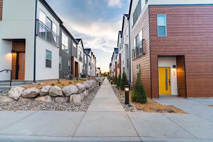 Images Woods Rose Townhomes