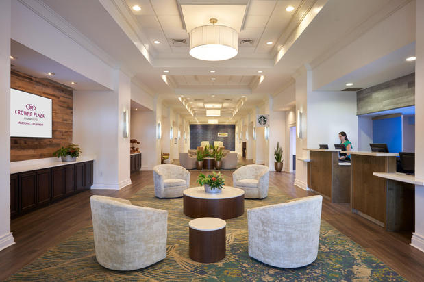 Images Crowne Plaza Melbourne-Oceanfront by IHG