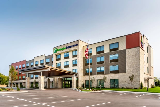 Images Holiday Inn Express & Suites Milwaukee – West Allis by IHG