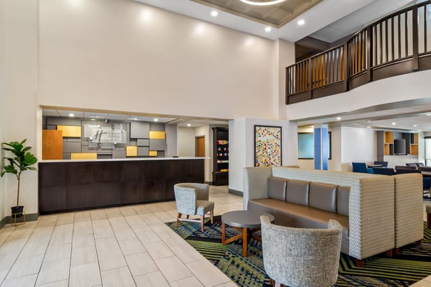 Images Holiday Inn Express & Suites Jacksonville SE- Med Ctr Area by IHG