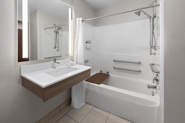 Images Holiday Inn Express & Suites Acme-Traverse City by IHG