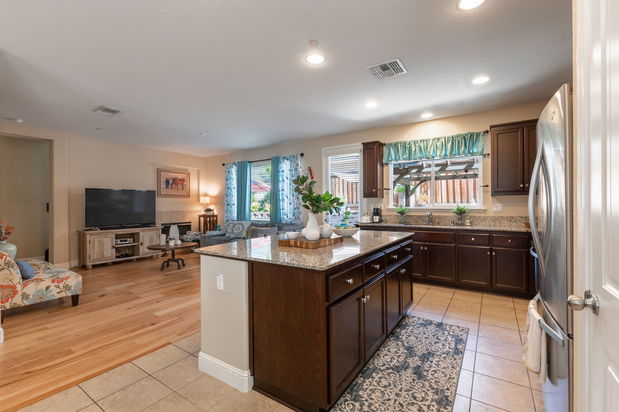 Images Monica Betancur, REALTOR | Compass