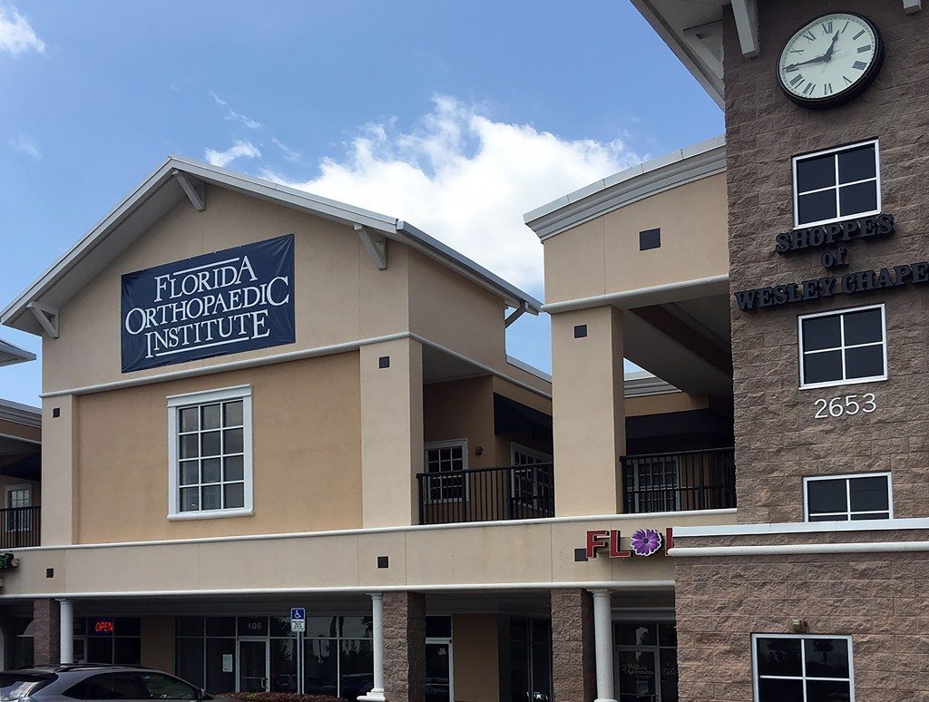 Exterior of Florida Orthopaedic Institute's Wesley Chapel Office