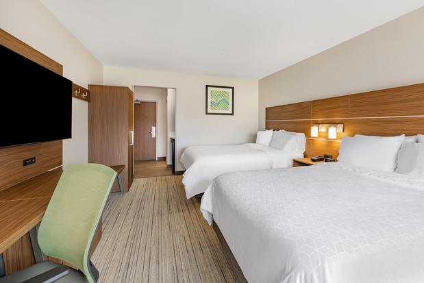 Images Holiday Inn Express & Suites Lincoln Downtown by IHG
