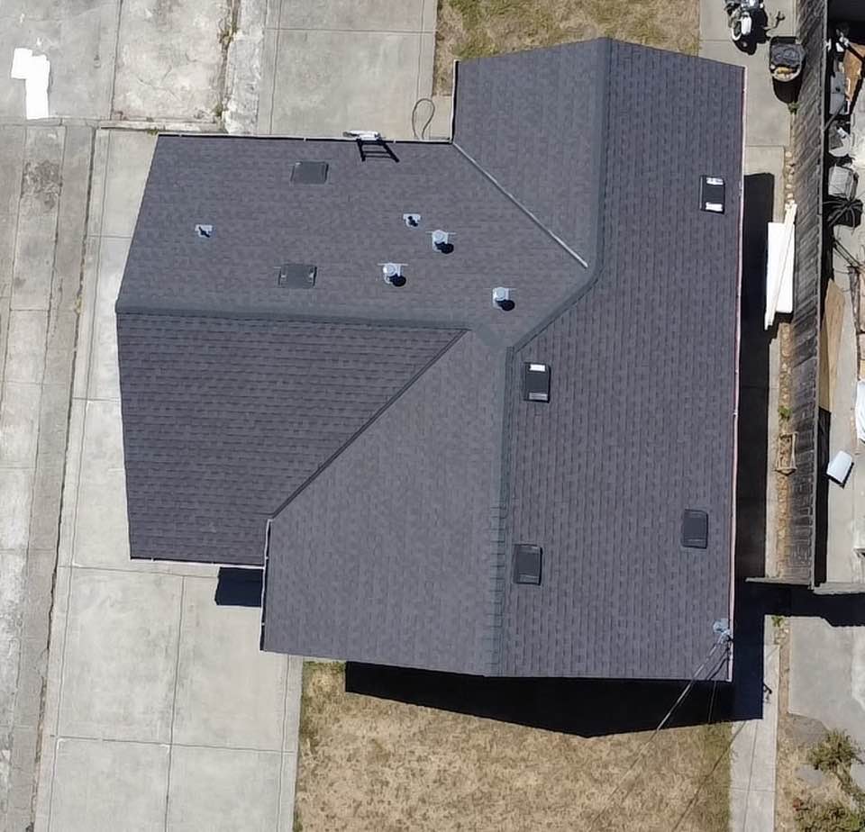 AM Roofing Services Inc Image