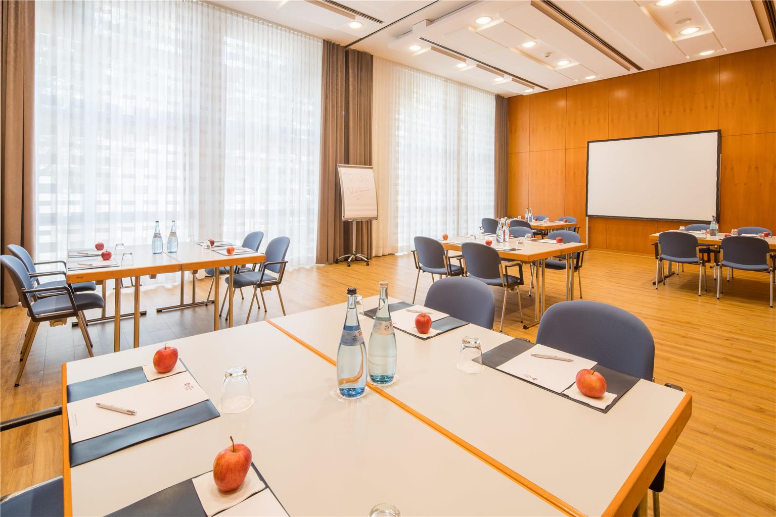 Best Western Plus Hotel Am Schlossberg, Europastrasse 13 in Nuertingen