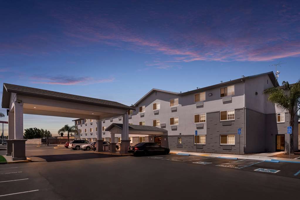 Comfort Inn Hayward / Union City Logo