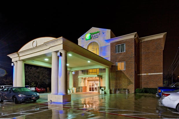 Images Holiday Inn Express & Suites San Antonio South by IHG