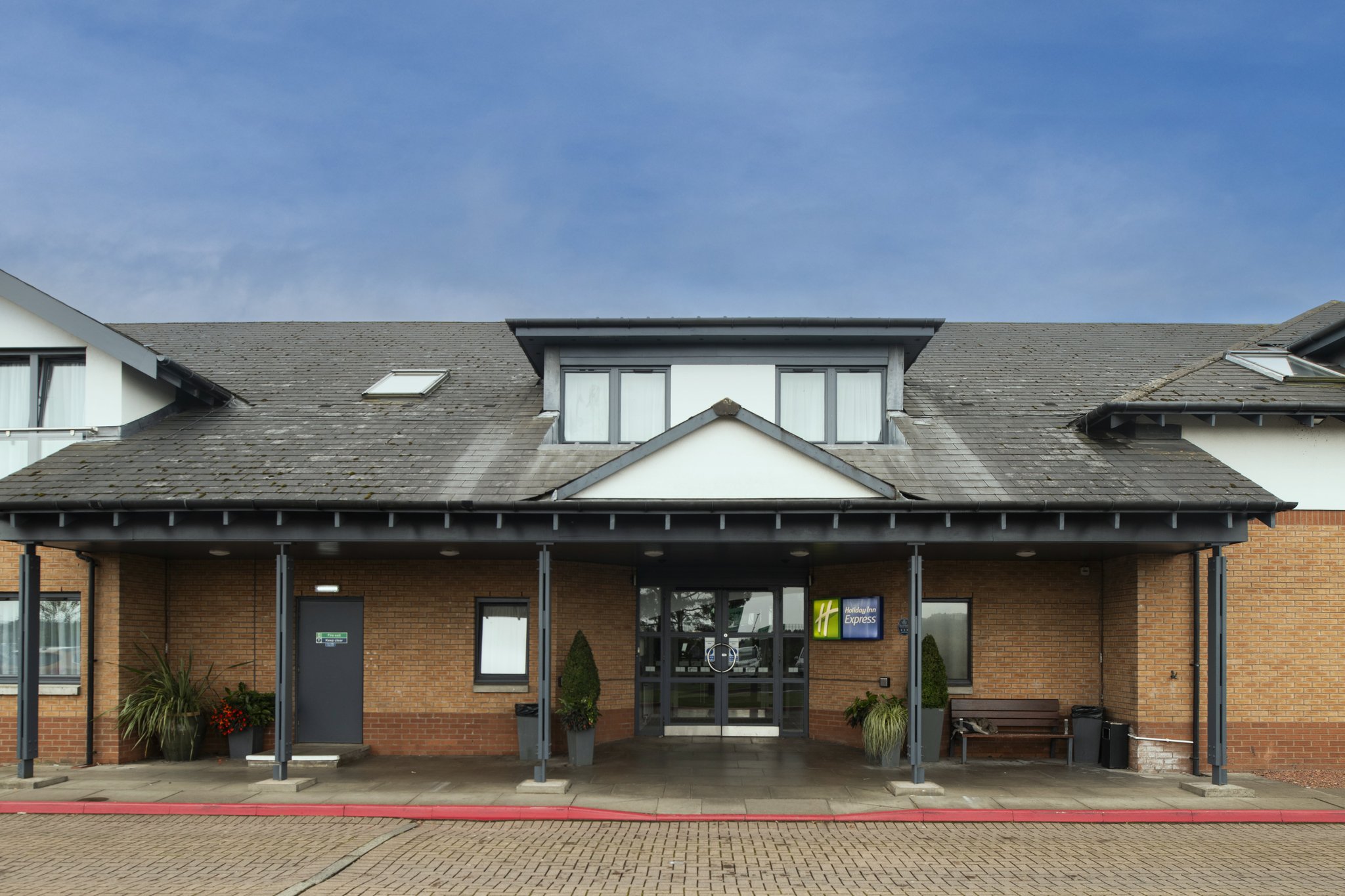 Images Holiday Inn Express Edinburgh Airport by IHG