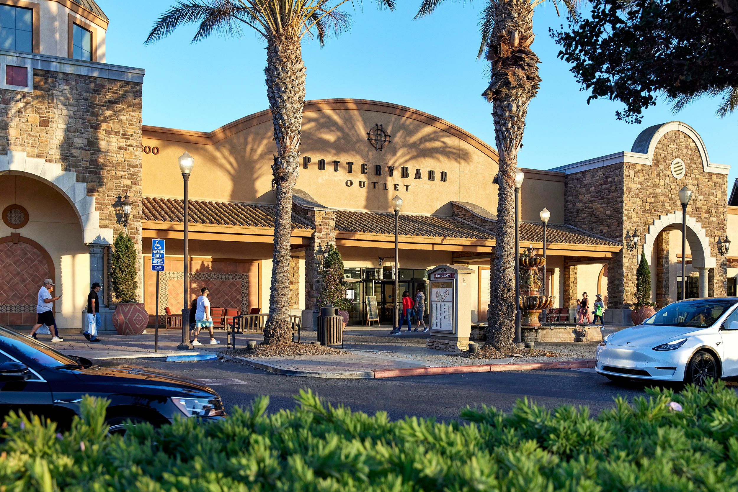HANESbrands at Camarillo Premium Outlets® - A Shopping Center in Camarillo,  CA - A Simon Property