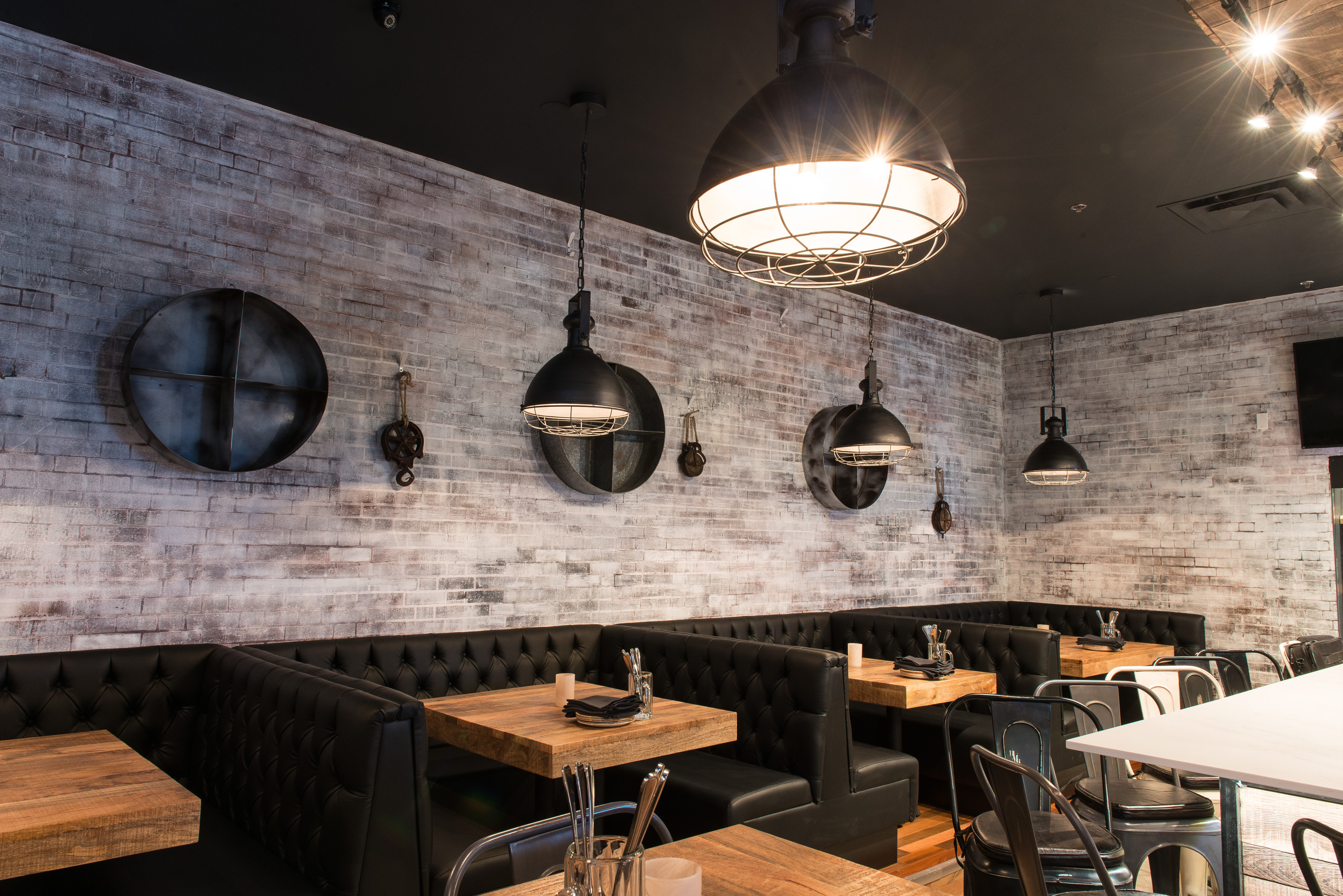 Industria Pizzeria + Bar