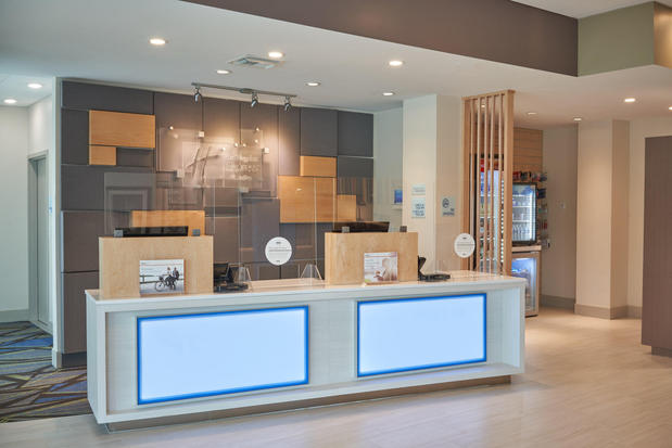 Images Holiday Inn Express & Suites Doral - Miami by IHG