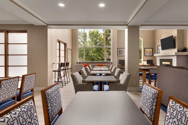 Images Holiday Inn Express & Suites Auburn - University Area by IHG