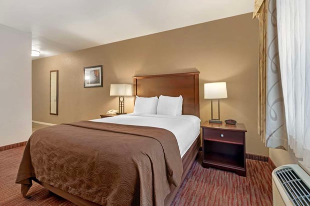 Images Best Western Plus Concord Inn