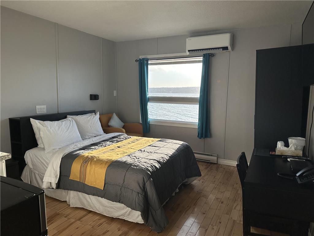 Images Harbourview Inn, SureStay Collection by Best Western