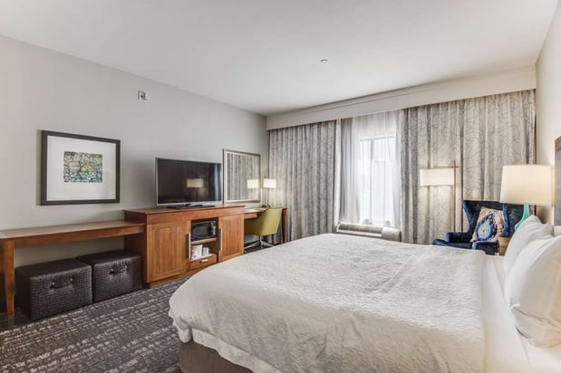 Images Hampton Inn & Suites Dallas/Ft. Worth Airport South