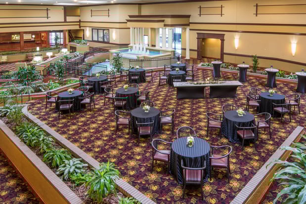 Images Holiday Inn & Suites Cincinnati-Eastgate (I-275E) by IHG