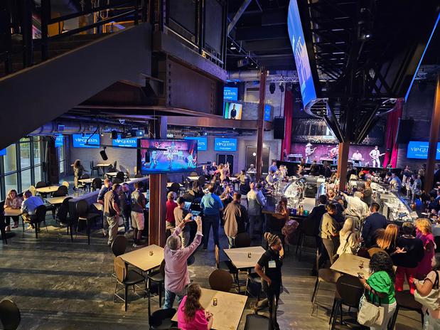 Images 1717 KITCHEN + COCKTAILS