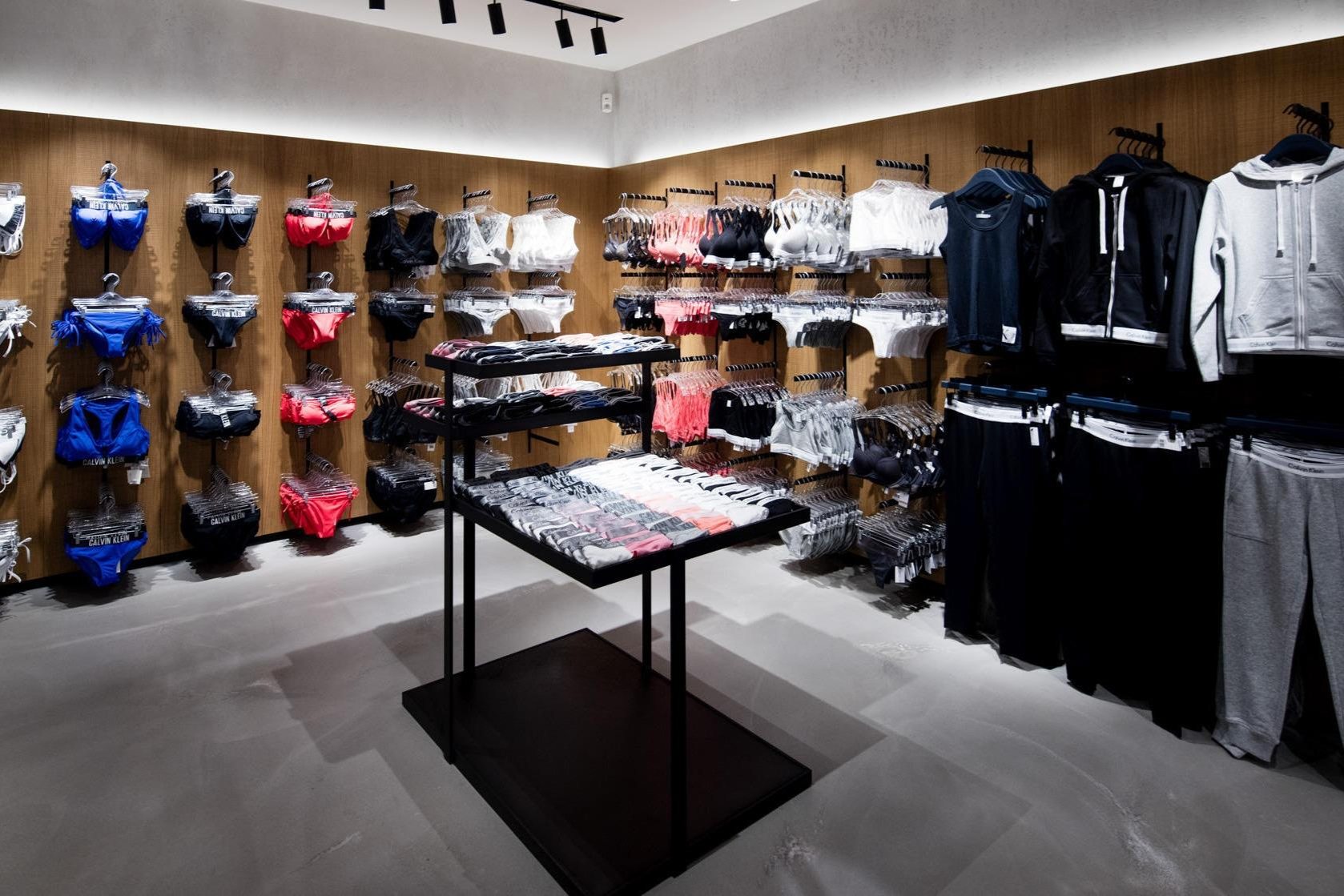 Kundenbild groß 4 Calvin Klein