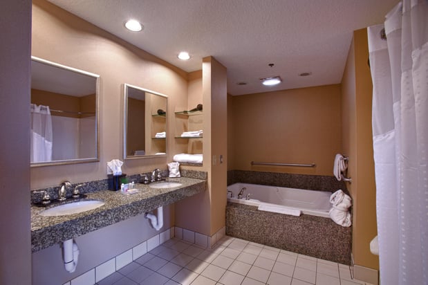 Images Holiday Inn & Suites St. Paul NE - Lake Elmo by IHG