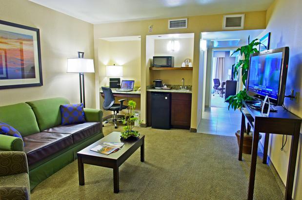 Images Holiday Inn & Suites Phoenix Airport by IHG