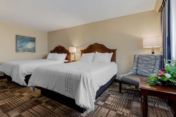 Images Best Western Plus Dubuque Hotel & Conference Center