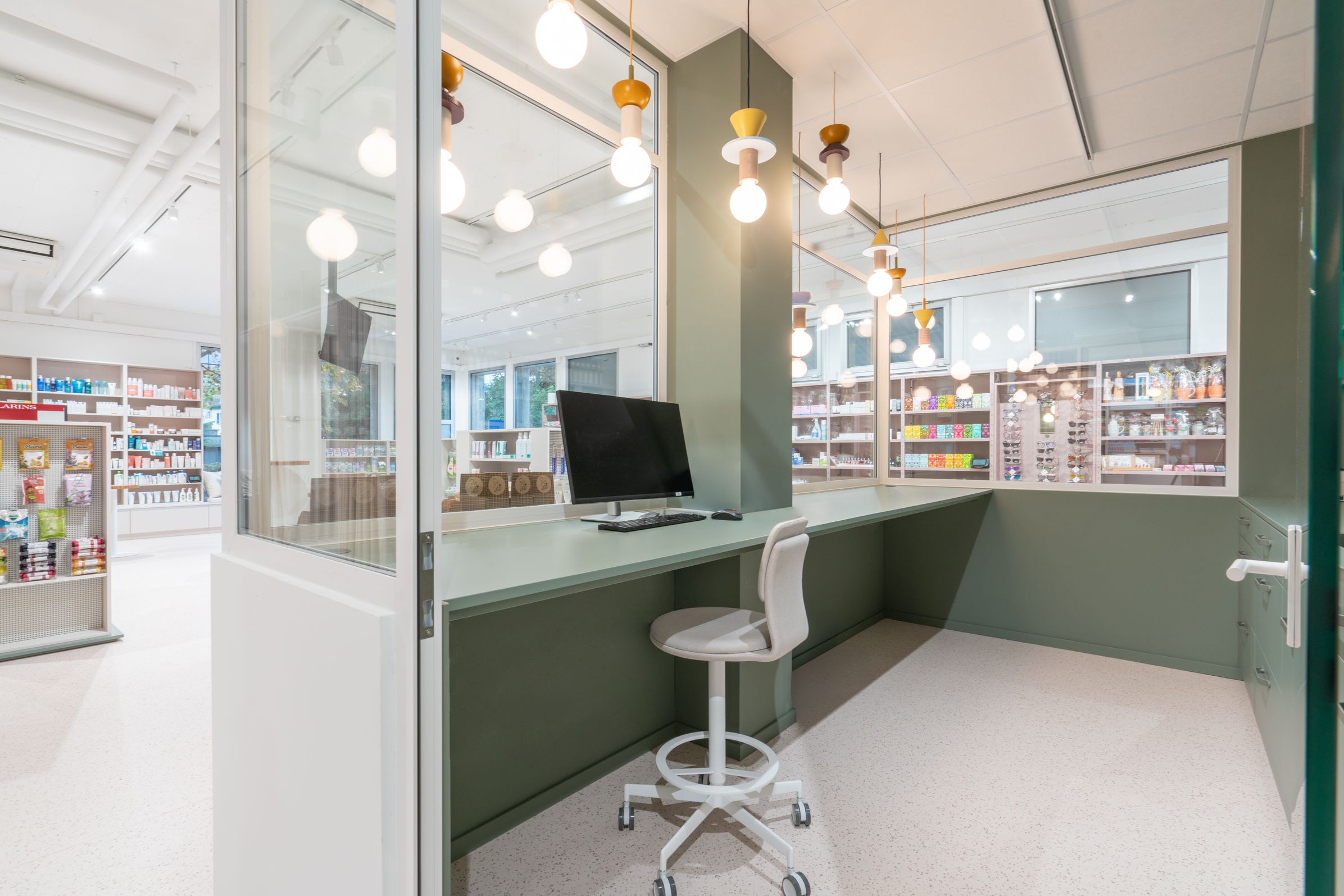 TopPharm Apotheke & Drogerie Brentano, Bruggerstrasse 11B in Wildegg