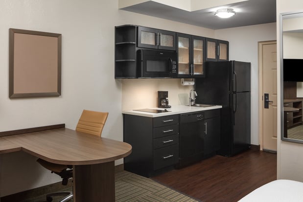 Images Candlewood Suites Omaha Airport by IHG