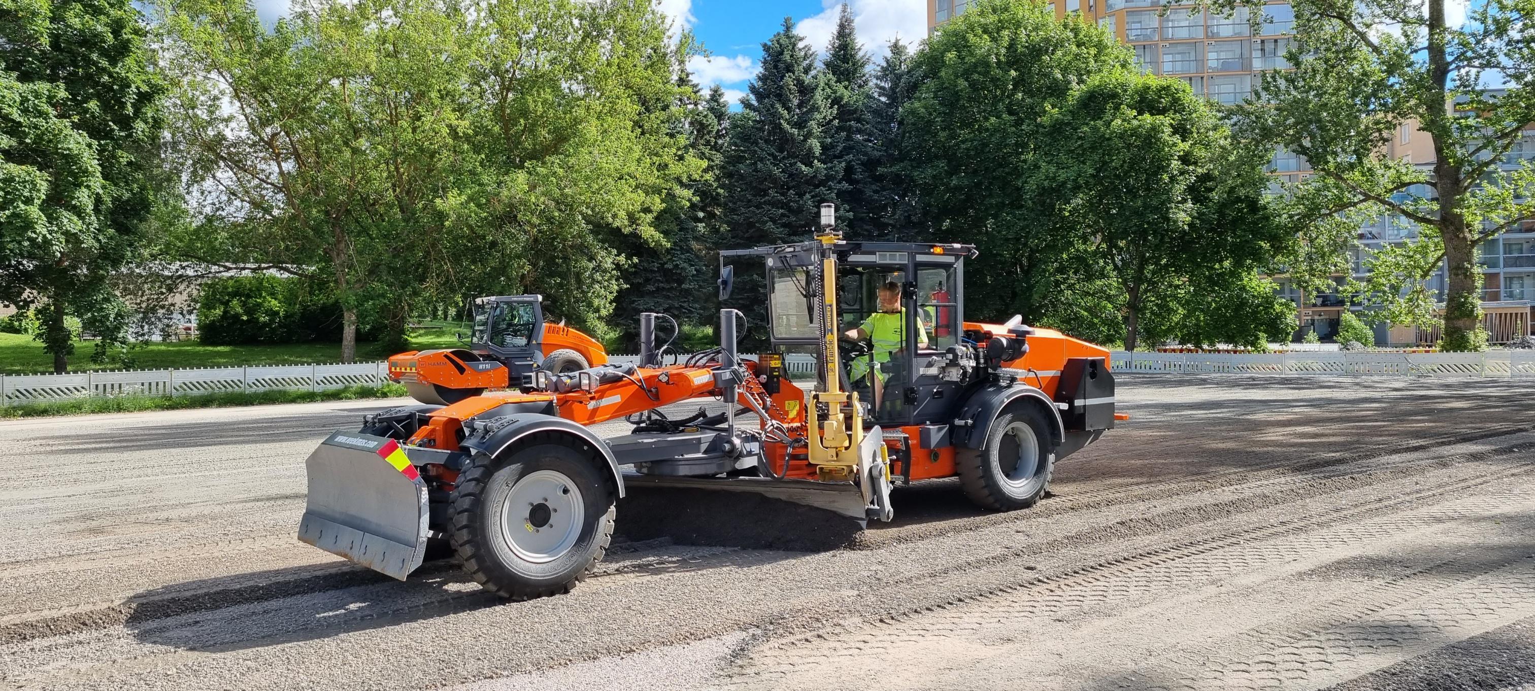 Images Tiehöyläpalvelu Jari Alhontausta Oy