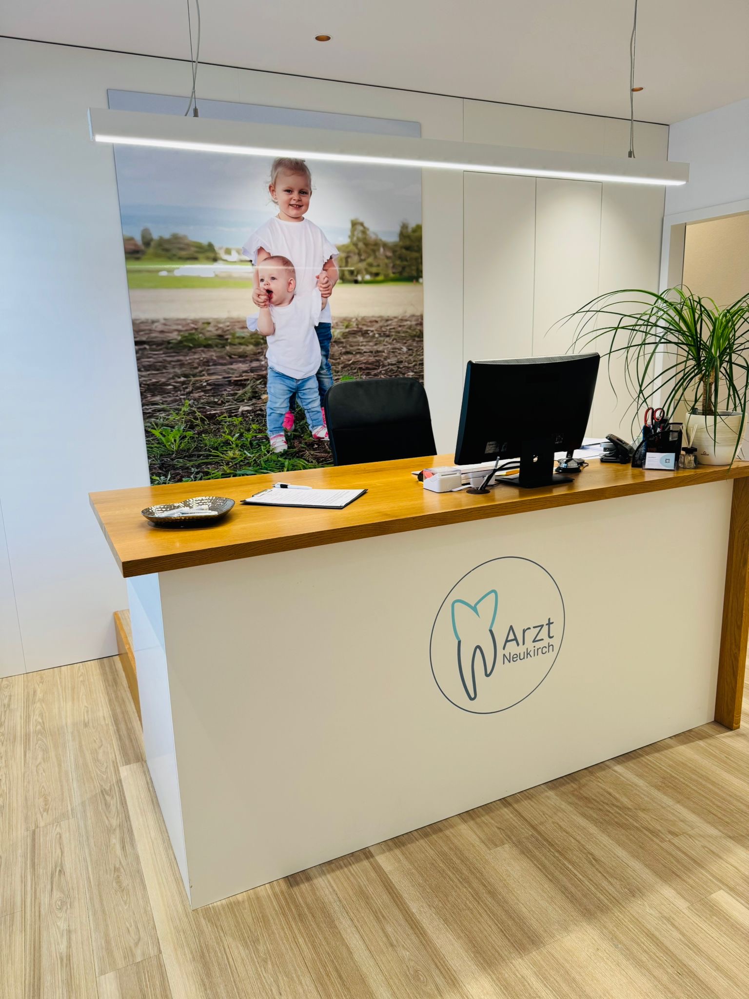 Zahnarzt-Neukirch, Schäfliplatz 2 in Neukirch