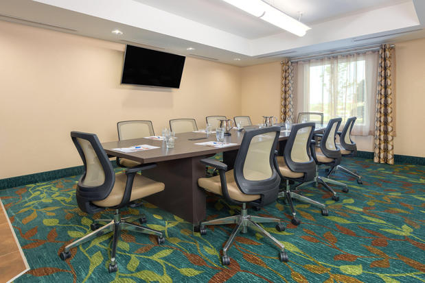 Images Candlewood Suites St. Joseph by IHG