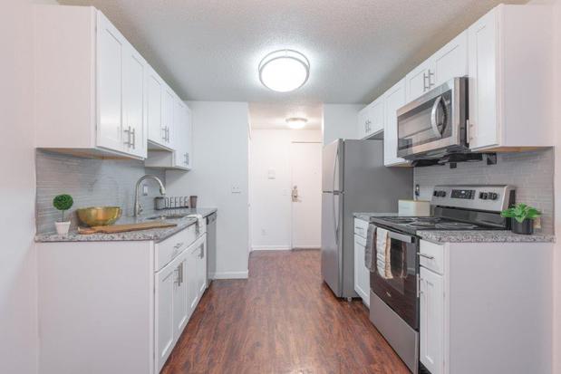 Images King's Court Manor Apartment Homes
