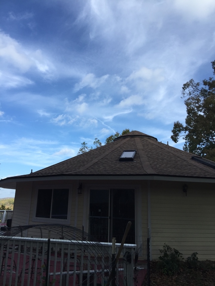 Replaced hail damaged roof with new GAF timberline