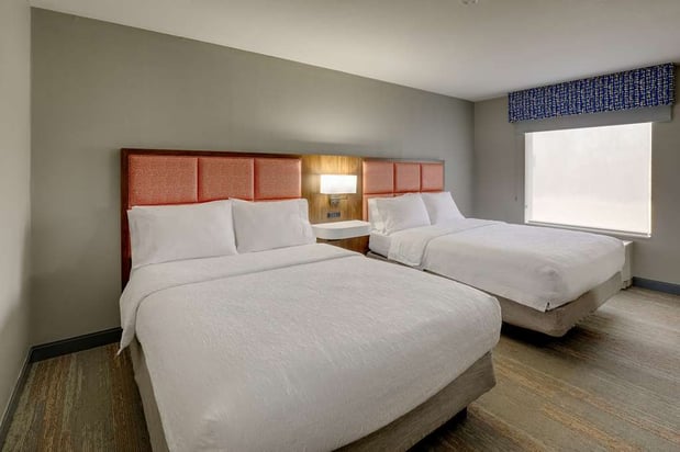 Images Hampton Inn & Suites St. Louis-Edwardsville