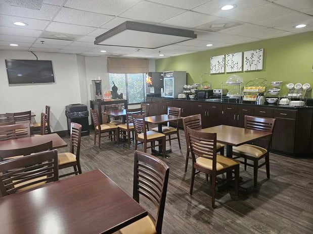 Images SureStay by Best Western Summerville Flowertown