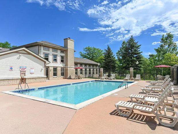 Images Reserve at Eagle Ridge Apartment Homes