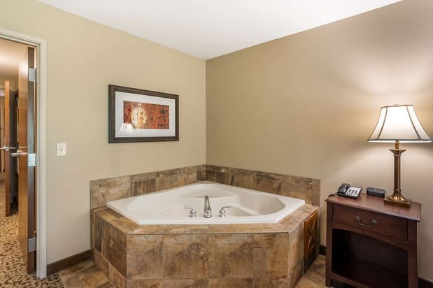 Images Best Western Plus Intercourse Village Inn & Suites