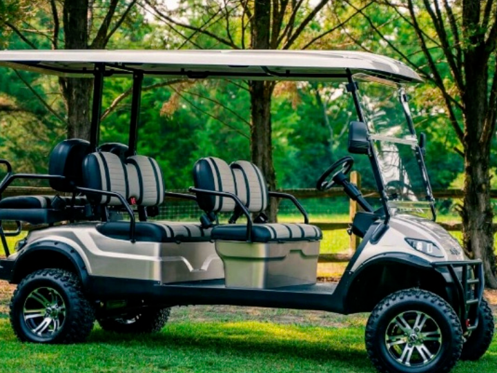 ICON I60L 6-passenger lifted golf cart 